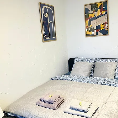 == View Center == شقة *